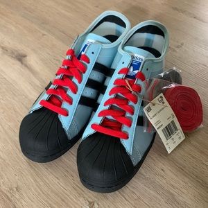 Adidas Blondey Superstar shoe